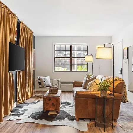 Cozy By Music Row, Walk To Restaurants And Bars Holiday home *