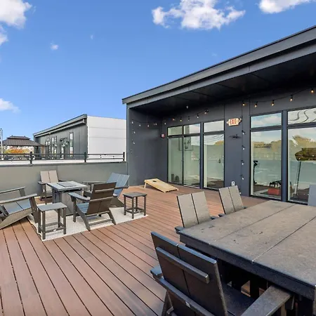 Holiday home Whiskey Bent In East Nash, 13 Min To Broadway, Great For Groups! Free Parking, Gym, Rooftop Nashville