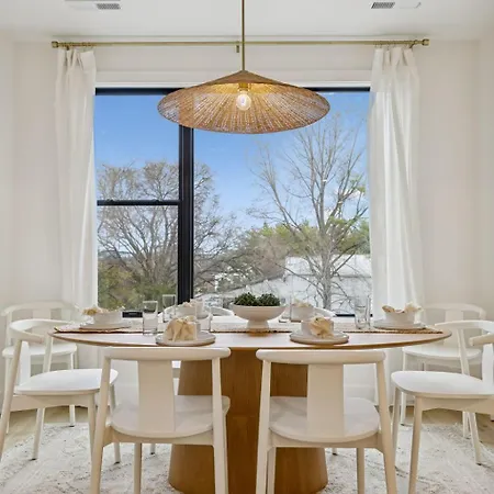 Chic Nash Townhouse Rooftop Patio And Views *