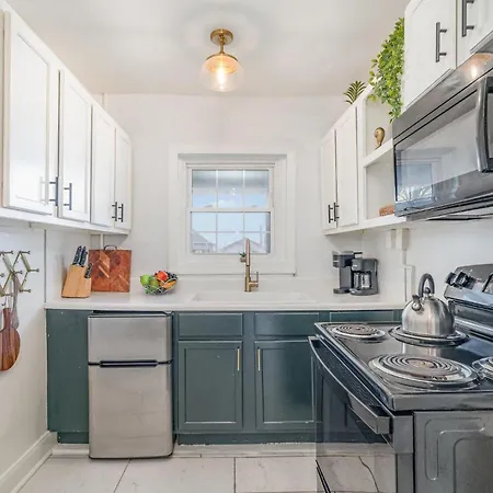 - 2 Units - Minutes To Broadway & Germantown Holiday home *