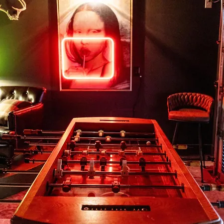 Holiday home Luxury Cowboy Speakeasy, Billiards 3min To Stadium *