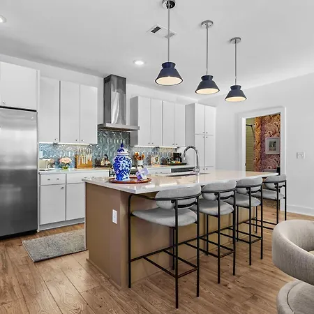 Nash Skyline Views Rooftop With Fire Pit Grill Holiday home *