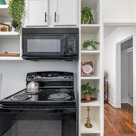 - 2 Units - Minutes To Broadway & Germantown Holiday home
