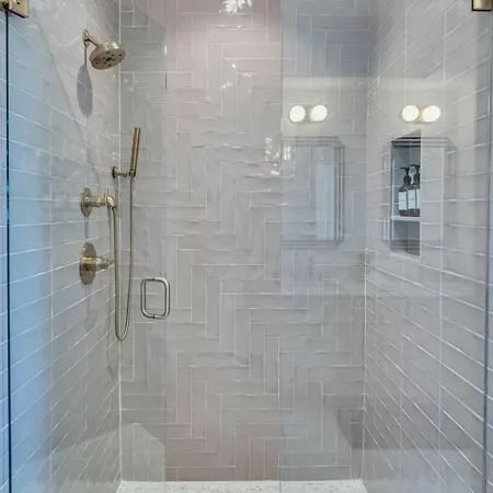 Stylish 5br Retreat W Rooftop Hot Tub Nashville