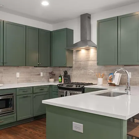 The Ridgeline - New Rooftop Retreat Near The Gulch Holiday home *