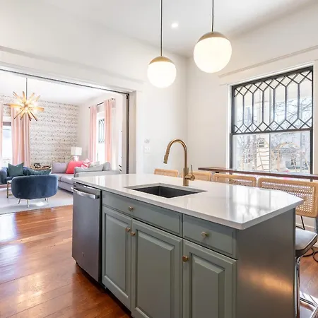 Notes Of Southern Charm - Walkable To Food & Shops *