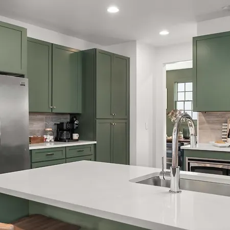 Holiday home The Ridgeline - New Rooftop Retreat Near The Gulch Nashville