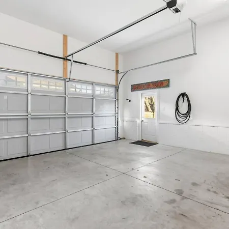 Modern House By Downtown With Garage And Fenced-in Yard * Nashville