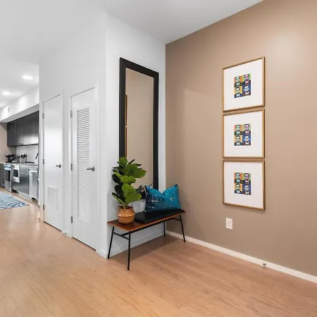 Riverfront Luxury - Walk To Downtown Broadway, Private Patio
