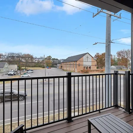 Whiskey Bent In East Nash, 13 Min To Broadway, Great For Groups! Free Parking, Gym, Rooftop