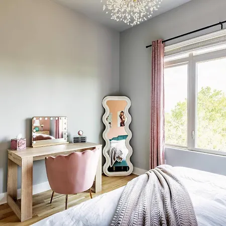 Skyline Rooftop • Game • Sonos Audio Holiday home *