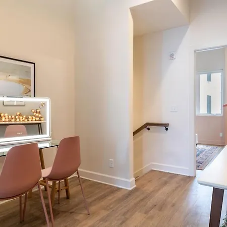 Conway: 3 Units By Avantstay * Nashville