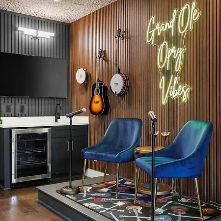 Elegant Nash Karaoke Haven With Rooftop Fire Table Holiday home