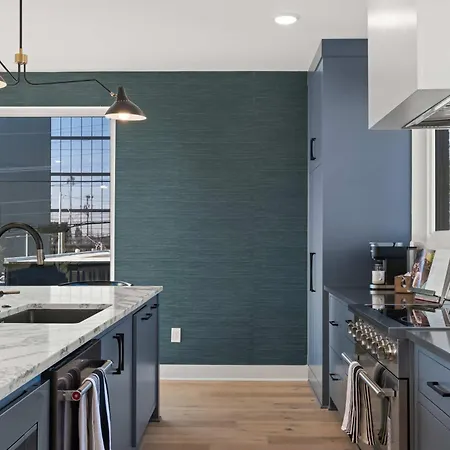 The Linden - Rooftop Views Refined Design New Holiday home *