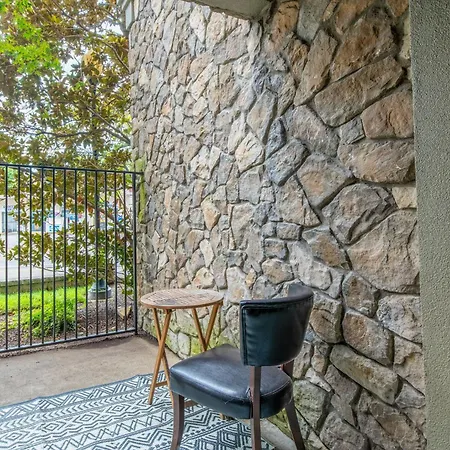 Holiday home Heart Of Midtown 1bd 1 Ba Condo!