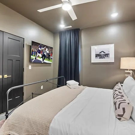 The Modern Cowboy - Rooftop On Music Row Holiday home *