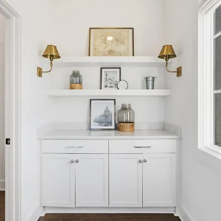 Near Vanderbilt And Belmont With Garage, Pool Table Holiday home Nashville