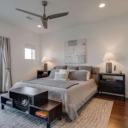 The Skyline Social - Retreat & Private Rooftop Nashville