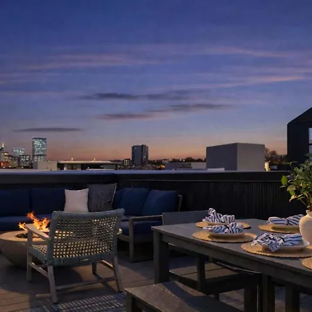 The Linden - Rooftop Views Refined Design New