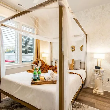 Holiday home Private With Rooftop Game Near Downtown