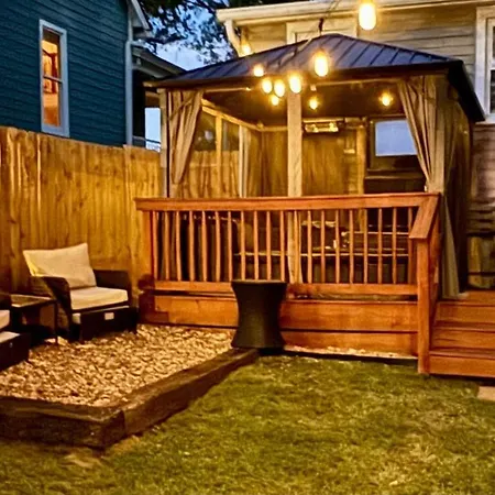 Holiday home Away From Mlnutes! To Broadway & Stadium Nashville
