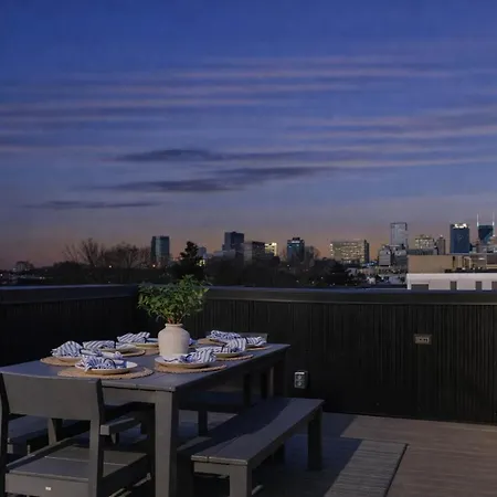 The Linden - Rooftop Views Refined Design New Holiday home Nashville
