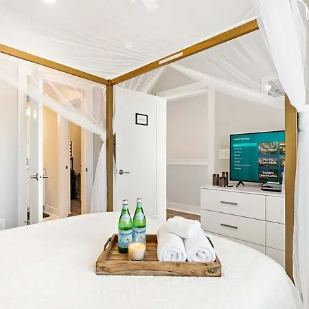Holiday home Private With Rooftop Game Near Downtown *
