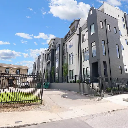 Holiday home 2 Homes! Broadway Views, Rooftops & Karaoke Nashville