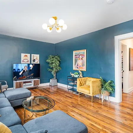- 2 Units - Minutes To Broadway & Germantown Holiday home