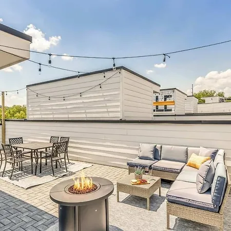 Grill Fire Pit & Views Near Downtown *
