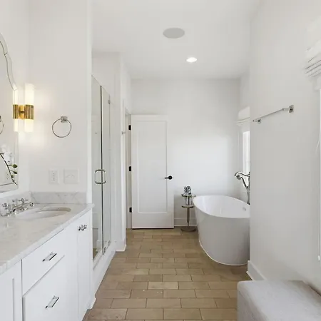 Holiday home Near Vanderbilt And Belmont With Garage, Pool Table Nashville