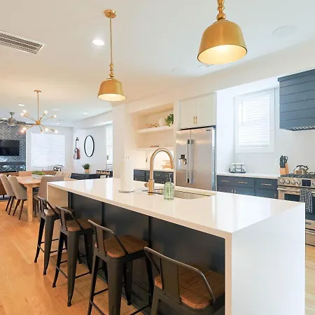 New Luxury 4br With Bar, Arcade, 3 Min To Stadium