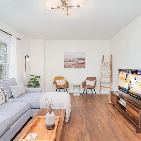 Chroma - 2 Units - Mins To Broadway & Germantown Nashville