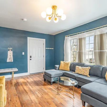 Holiday home - 2 Units - Minutes To Broadway & Germantown Nashville