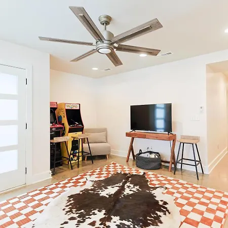New Luxury 4br With Bar, Arcade, 3 Min To Stadium *