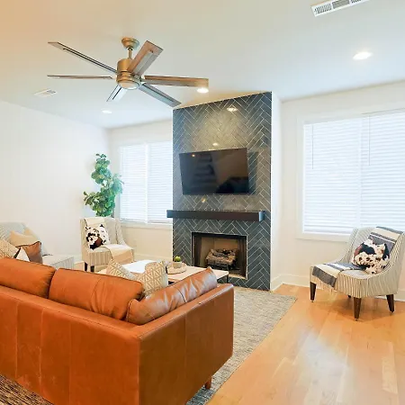 Holiday home Modern Retreat 4 Bedroom 3 5 Ba Walk To East Nash Gems