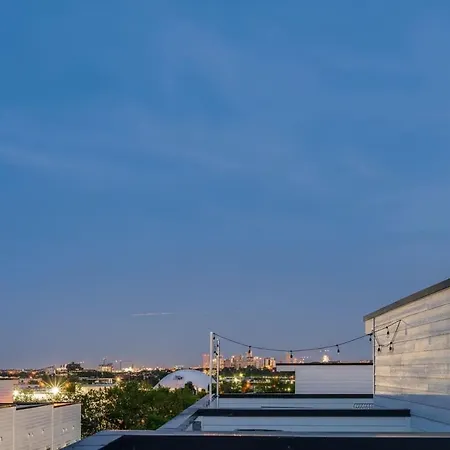 Grill Fire Pit & Views Near Downtown Nashville