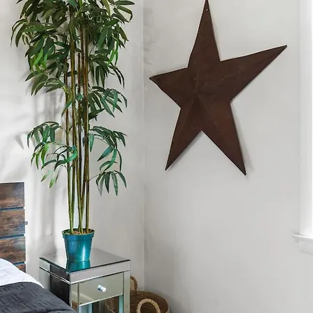 Cozy By Music Row, Walk To Restaurants And Bars *