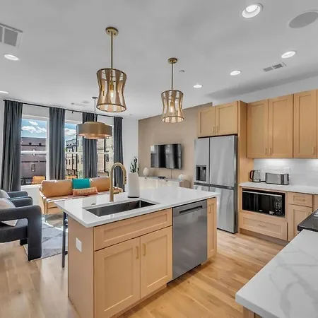 Stylish 5br Retreat W Rooftop Hot Tub Holiday home Nashville