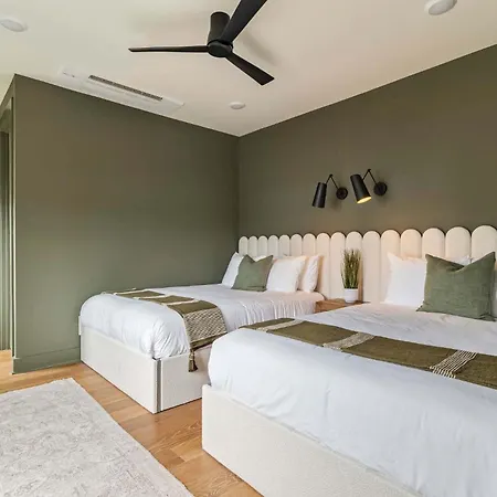 The Elmwood & Ashford - 8br Weho Rooftops *
