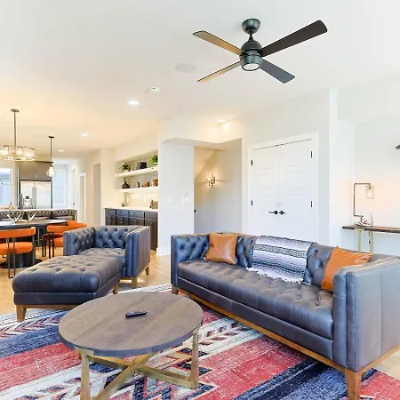 Holiday home Luxury Cowboy Speakeasy, Billiards 3min To Stadium Nashville
