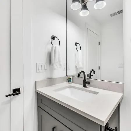 Holiday home Luxury Close Broadway With Garage And Fire Pit Nashville