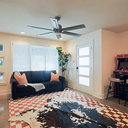 Holiday home New Luxury 4br With Bar, Arcade, 3 Min To Stadium
