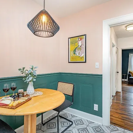 - 2 Units - Minutes To Broadway & Germantown Holiday home