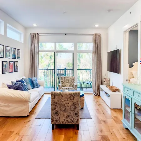 Holiday home Scene In Chic East Nash 12 Min To Broadway *