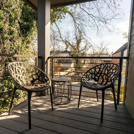 Modern Retreat 4 Bedroom 3 5 Ba Walk To East Nash Gems Holiday home *