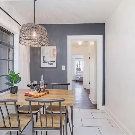 Chroma - 2 Units - Mins To Broadway & Germantown Holiday home