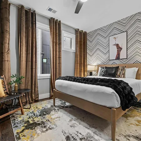 Elegant Nash Karaoke Haven With Rooftop Fire Table *