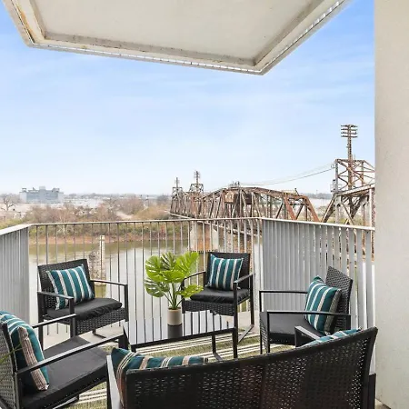 Holiday home Riverfront Luxury - Walk To Downtown Broadway, Private Patio Nashville