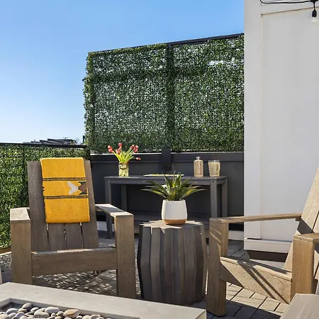 Nash Skyline Views Rooftop With Fire Pit Grill Nashville